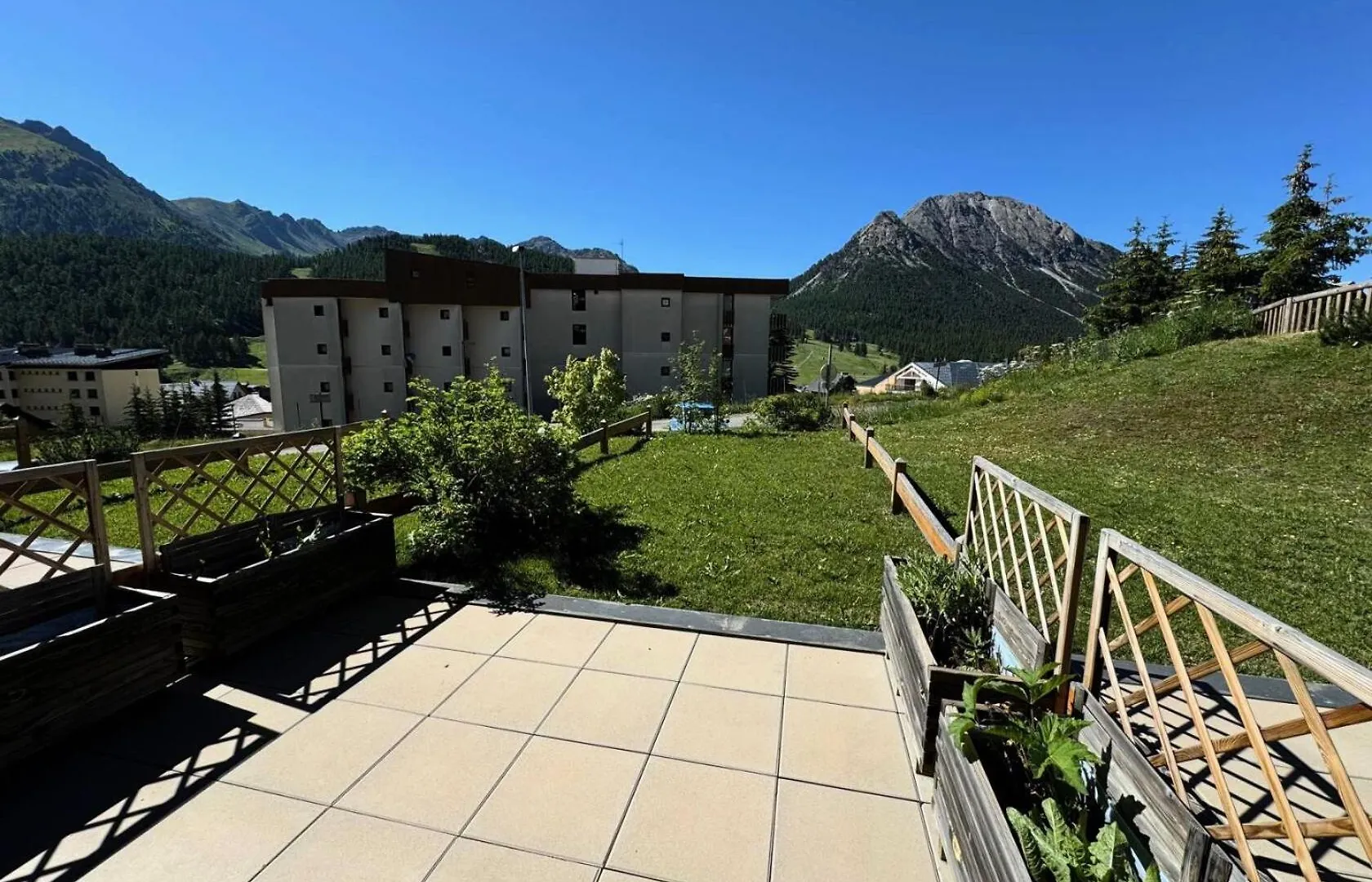 Apartment Residence Loup Argente - Superbe Appartement 4 Pers. Terrasse Plein Sud. Jardin - Garage Mae-0731 Montgenevre
